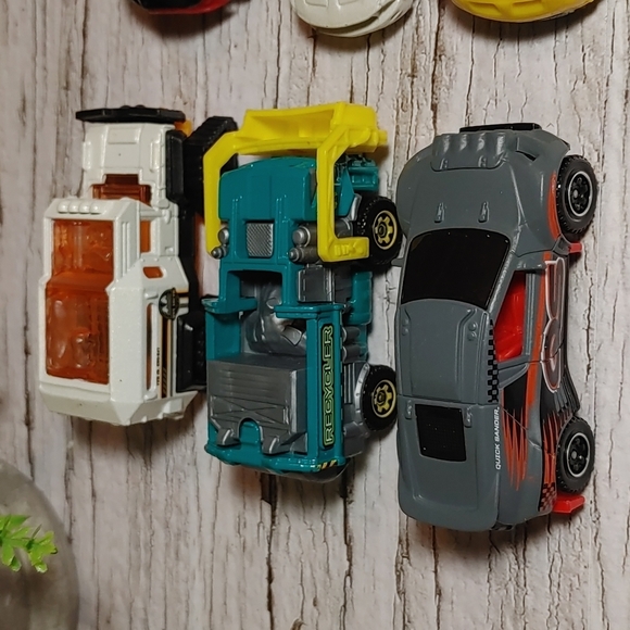 LOT of 6 play vintage toy cars boy toys - Picture 3 of 9